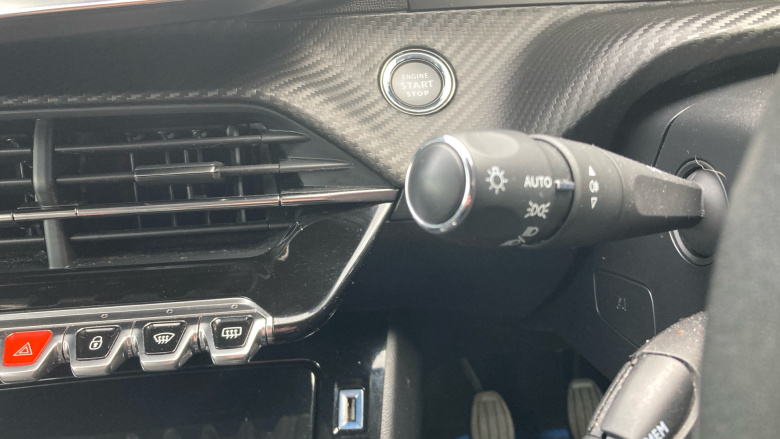 Peugeot 208 1.2 PureTech 100 Allure 5dr Petrol Hatchback